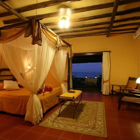 Hotel Karafuu Beach Resort Pingwe Exterior foto
