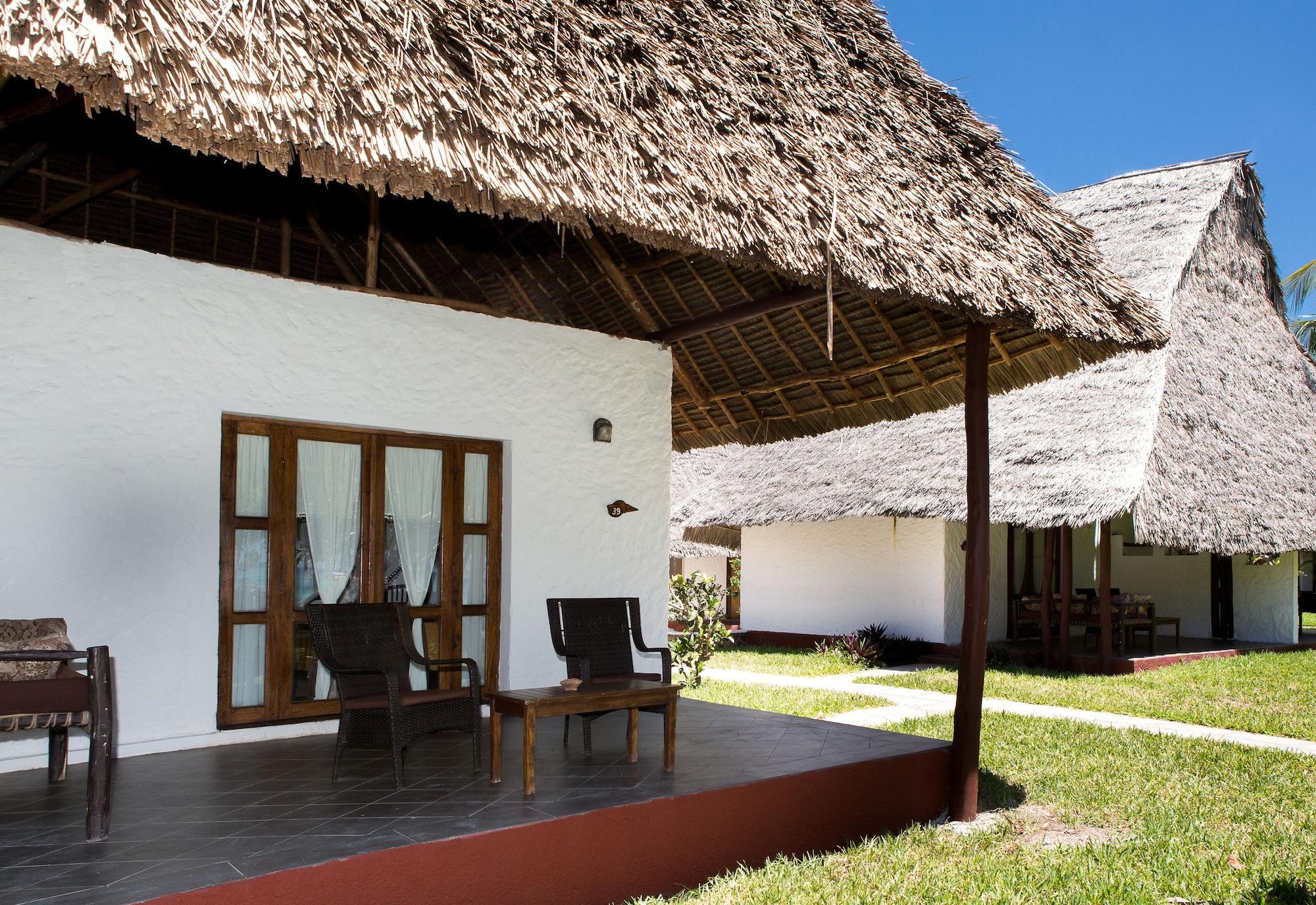 Hotel Karafuu Beach Resort Pingwe Exterior foto