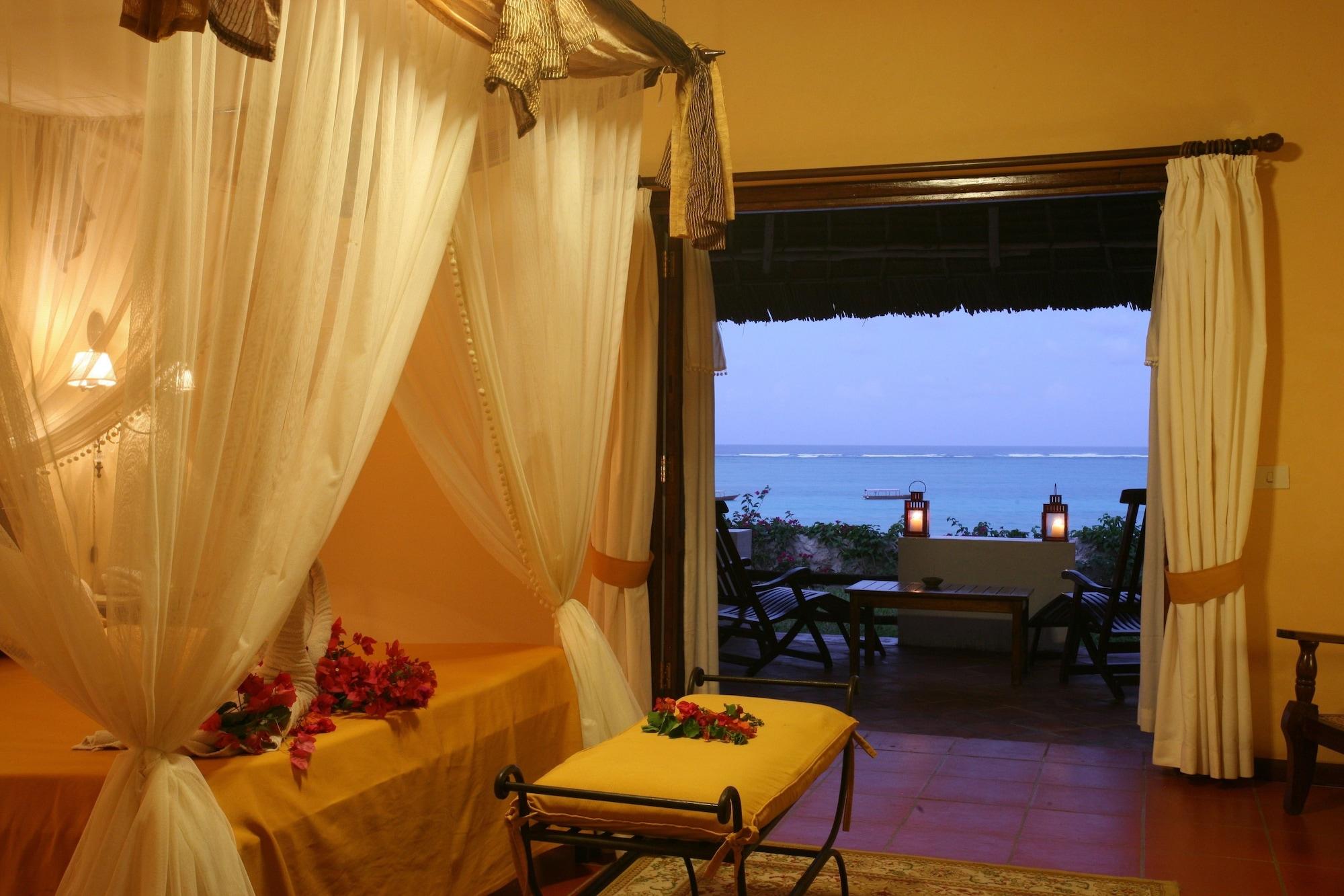 Hotel Karafuu Beach Resort Pingwe Exterior foto